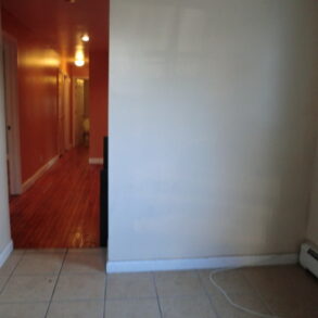 2 BEDRM APT LOCATED IN THORGS NECK