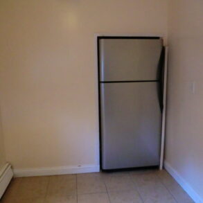 2 BEDRM APT LOCATED IN THORGS NECK
