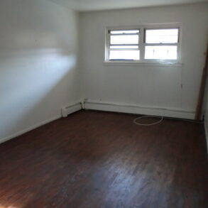 Bright Sunny Large 3 Bedrm APt  (Castle Hill)