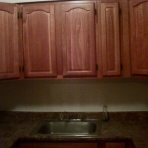 BEAUTIFUL LARGE 2 BEDRM APT (UTILITIES ARE INCLUDED)