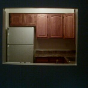 BEAUTIFUL LARGE 2 BEDRM APT (UTILITIES ARE INCLUDED)