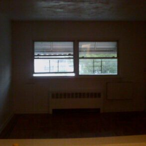 BEAUTIFUL LARGE 2 BEDRM APT (UTILITIES ARE INCLUDED)