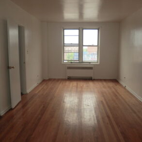 LARGE STUDIO ON PELHAM PARKWY STEPS FROM THE TRAIN (PLS#284)