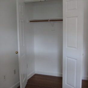 BEAUTIFUL LARGE 3 BEDRM & 2 BATH WITH BALCONY  THROGS NECK (PLS#290)