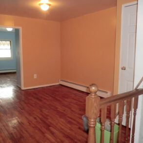 BEAUTIFUL LARGE 3 BEDRM WITH PARKING INCLUDED (PLS#293)