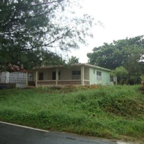 BEAUTIFUL BEACH FRONT HOUSE & LAND PUERTO RICO (PLS#296)
