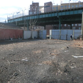 FANTASTIC PARKING LOT FOR RENT  (PLS#302)