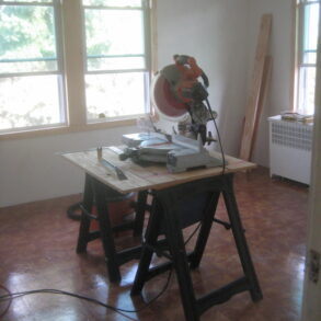 SPACIOUS 2 BEDROOM WITH ATTIC,BACKYARD (PLS#305)