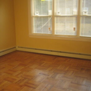 XX LARGE 3 BEDRM DUPLEX WITH LARGE DECK (PLS#307)