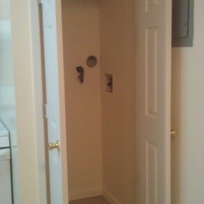 FANTASTIC 2 BEDRM WITH BALCONY(PLS#316)