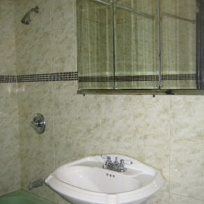 SPACIOUS 2 BEDRM APARTMENT MOVE IN READY (PLS#326)