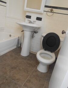 LARGE 2 BEDRM WITH EXTRA ROOM *SECTION 8 WELCOMED* (PLS #333)