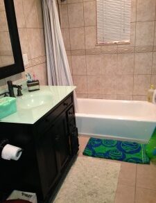 BEAUTIFUL LARGE 3 BEDRM DUPLEX *INCLUDES ELECTRICITY,HEAT & GAS*(PLS#339)