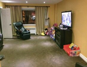 BEAUTIFUL LARGE 3 BEDRM DUPLEX *INCLUDES ELECTRICITY,HEAT & GAS*(PLS#339)