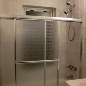 XX LARGE 1 BEDROOM NEW KITCHEN NEW BATHROOM (PLS#352)