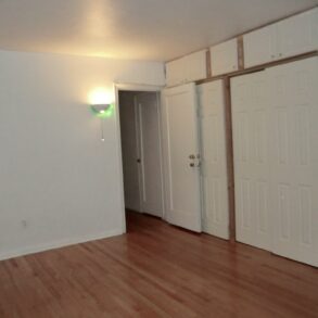 XX LARGE 1 BEDROOM NEW KITCHEN NEW BATHROOM (PLS#352)