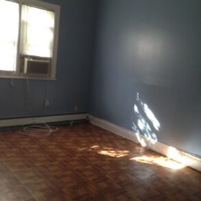 SPACIOUS 2 BEDRM ON THE FIRST FLR PRIVATE HOUSE (PLS# 363)