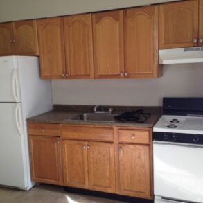 SPACIOUS 2 BEDRM ON THE FIRST FLR PRIVATE HOUSE (PLS# 363)