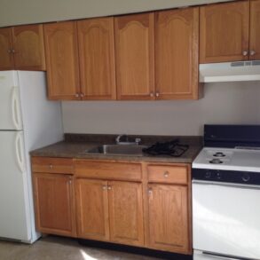 SPACIOUS 2 BEDRM ON THE FIRST FLR PRIVATE HOUSE (PLS# 363)